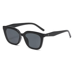 Lunettes de soleil œil de chat Ks-3855 pour femmes, monture en métal TR, verres polarisés UV400 type 3 TAC, couleur blanche, mode extérieure - Product Image 3