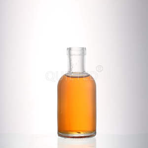 Botella de licor de vidrio Super Flint transparente personalizada con <span class=keywords><strong>revestimiento</strong></span> de grabado ácido Forma personalizable y <span class=keywords><strong>revestimiento</strong></span> 100ML - Product Image 4