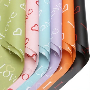 Papier d'emballage coréen pour fleurs, imprimé cœur d'amour éternel, imperméable, pour bouquets, vente en gros pour fleuristes - Product Image 1