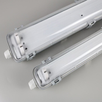 Plafond suspendu Triproof Batten Super Luminosité Linéaire Batten PC et ABS IP65 Étanche 28w 1200mm Led Tri-preuve Lumière