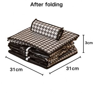 Sac de rangement suspendu en tissu non tissé avec fenêtre transparente en PVC, style fermeture éclair à 6/5 compartiments, anti-poussière et anti-humidité, facile à nettoyer, capacité 80L - Product Image 4