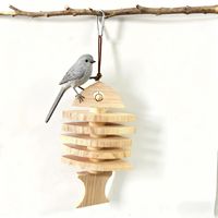 Jouets à mâcher pour perroquets de taille moyenne à petite, durables, fabriqués en Chine, en forme de poisson, blocs en bois avec longue corde pour divertissement et soulagement du stress du bec