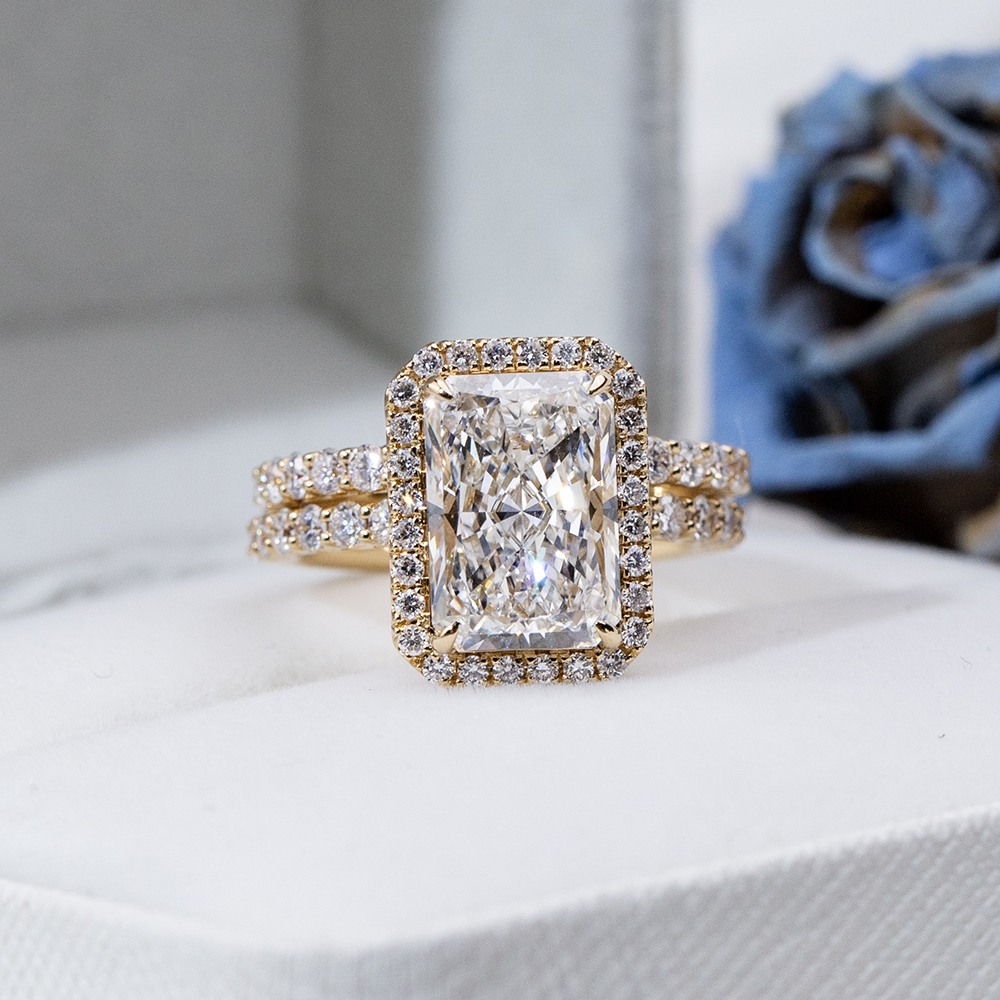 สีเหลือง