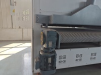 Mesin Pengamplas Satu Sisi Industri, Mesin Pengamplas Sabuk Lebar Untuk Perataan dan Pemolesan Panel Kayu, Harga Pabrik Terjangkau
