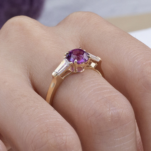 Anillo de Piedras Preciosas y Diamantes Redondos de 18K, Modelo MSR-2048 de Messi Jewelry, para Mujer - Product Image 5