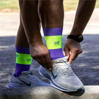 Chaussettes de course antidérapantes personnalisées de haute qualité, chaussettes de cyclisme en nylon, fabrication de chaussettes de sport athlétiques de performance, chaussettes de sport à hauteur mi-mollet