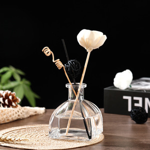 ขวดแก้วใสแบบคริสตัลขนาด 50 มล. 100 มล. 150 มล. สำหรับน้ำหอมปรับอากาศแบบรีฟิล พร้อมฝาปิด ตัวอย่างสินค้าฟรี - Product Image 3