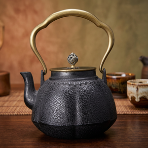 กาน้ำชาโลหะแบบจีนโบราณพร้อมฝาปิดและด้ามจับโลหะ - Product Image 6