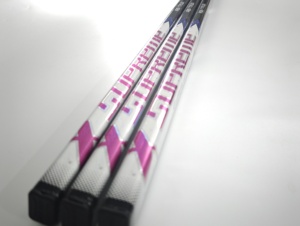 Palo de hockey sobre hielo de fibra de carbono premium para jugadores senior, junior y juveniles FUSE Venta al por mayor para pedidos de equipos y clubes - Product Image 2