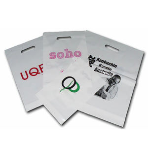 Bolsa de compras de colores PE de diseño personalizado con mango troquelado, portador de plástico para uso en calcetines y zapatos - Product Image 5