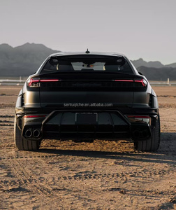 ชุดแต่งคาร์บอนไฟเบอร์สำหรับ Lamborghini Urus SE รุ่น 1016 สไตล์  ประกอบด้วยลิ้นกันชนหน้า ดิฟฟิวเซอร์ สปอยเลอร์ ซุ้มล้อแบบไวด์บอดี้ สภาพใหม่ - Product Image 3