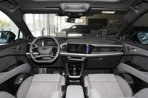 Voiture d'occasion Q5 E-tron <span class=keywords><strong>2023</strong></span> 40 E-tron Star Edition Pack Mecha Conduite à Gauche 7 Places Grand Espace SUV Purement Électrique Prêt à l'Exportation - Product Image 3