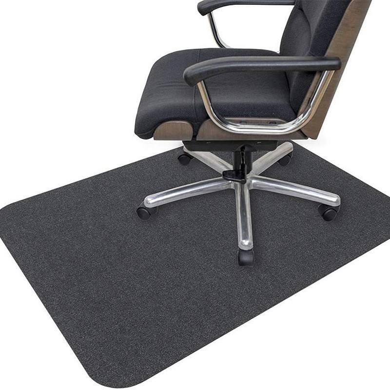 Tapis imperméable gris d'éclaboussure de chaise haute