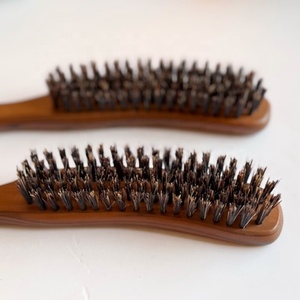 Escova Anti-Estática de Cabelo com Cabo de Madeira Marrom e Listras Pretas, de Alta Qualidade e Ecológica, para Uso Doméstico - Product Image 3