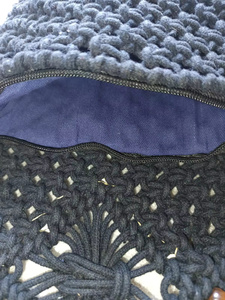 Sac bandoulière noir en macramé avec franges à pompons, style bohème géométrique perlé, sac à main fait main pour femme à sangle unique - Product Image 6