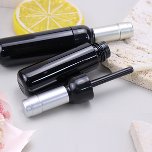 Contenant de brillant à lèvres en plastique doré en forme de bouteille de vin de 7 ml, mignon et tendance, tubes vides argentés avec bouchon à vis pour rouge à lèvres - Product Image 2