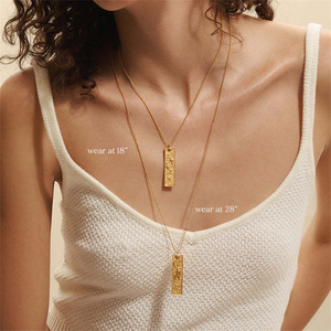 Bijoux Symbole <span class=keywords><strong>du</strong></span> Zodiaque Collier Pendentif <span class=keywords><strong>Horoscope</strong></span> 12 <span class=keywords><strong>Mois</strong></span> Zircon Cubique Motif Relief Cuboid Acier Inoxydable Plaqué Or 18K - Product Image 3