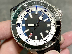 Montre de luxe de qualité 1122 Montre pour homme Designer personnalisée Étanche en acier inoxydable Mécanique creuse Cadran de 43 mm Cristal saphir - Product Image 2