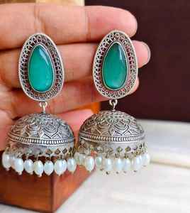 Boucles d'oreilles jhumki en pierre Mona Lisa faites à la main, boucles d'oreilles vintage antiques, boucles d'oreilles en or vintage de luxe, vente en gros - Product Image 1