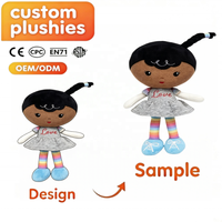 Poupée en peluche personnalisée fille peau noire, jouet en tissu doux rembourré, OEM ODM, logo personnalisé, compagnon pour enfants, vente en gros et cadeau