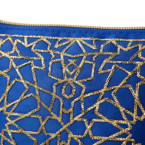 高級ベルベット製メイクアップバッグ、金刺繍入り化粧品ケース、カスタムロゴ入りロイヤルブルーのジッパーポーチ、ラマダンやイードのギフト、沈香オイル収納に - Product Image 6