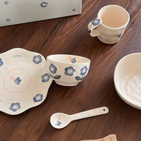 Koreaans handgeschilderd bloemmotief keramiek servies, exquisiete handgeknepen fruitsalade bord