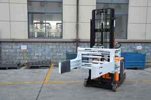 מלגזה חשמלית מסוג Iso Ce Msds 1T 3.5 מטר 500 קילוגרם עם סוללת עופרת-חומצה, טעינה עצמית, הרחקה, VNA, תלת כיוונית, עומק כפול - Product Image 6