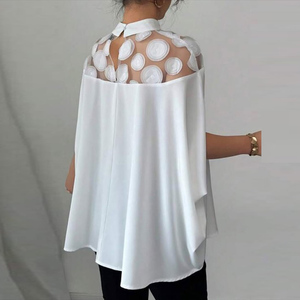 T-shirt a <span class=keywords><strong>pois</strong></span> larghe con maniche a pipistrello con collo alto a giuntura a Modulare Casual in pizzo intrecciato tinta unita trasparente - Product Image 3