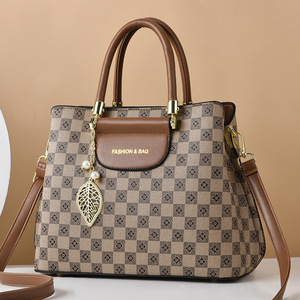 Fashionable <b>large</b> hluxury women autumn winter new elegant shoulder luxury trendy crossbody luxury versatile women's luxury - Product Image 3