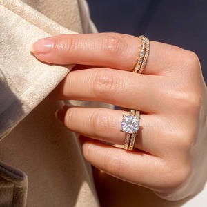 Anillo de compromiso de moissanita hecho a mano de calidad premium para mujer, joyería nupcial disponible a un precio razonable. - Product Image 4