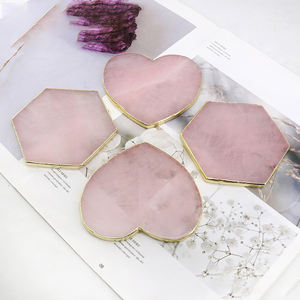 Posavasos de ágata de geoda de piedra de cristal de cuarzo rosa al por mayor posavasos de ágata rosa con forma de corazón redondo con adorno dorado - Product Image 3