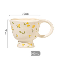 Mug en céramique à motif floral frais, tasse à café esthétique pour femmes, tasse à eau pour le petit-déjeuner et joli cadeau souvenir