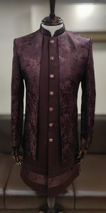 Ensemble Sherwani d'intérieur en polyester pour homme avec veste brodée sur le devant et Kurta idéal pour les réceptions et les événements de mariage - Product Image 4
