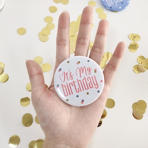 เข็มกลัดโลหะพิมพ์ลายโลโก้แบบกำหนดเอง ขนาด 58 มม. สำหรับงานโปรโมทโรงงาน OEM ฉลองวันเกิดครบรอบ 1 ปี  สำหรับกิจกรรมกลางแจ้ง - Product Image 3