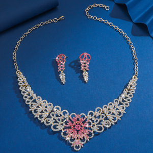 यूरोपीय अमेरिकी स्वभाव पूर्ण हीरे के हार इयररिंग्स ने शादी के ब्राइडल सूट के लिए फैशन गहने सेट किए - Product Image 3