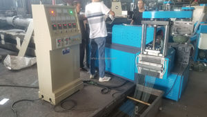 Granulateur <span class=keywords><strong>de</strong></span> recyclage <span class=keywords><strong>de</strong></span> film plastique à haute efficacité SJ-125/95, machine <span class=keywords><strong>de</strong></span> recyclage <span class=keywords><strong>de</strong></span> plastique en granulés pour bouteilles en PP et PE - Product Image 3