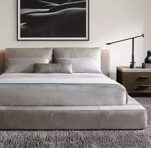 Lit en cuir best-seller Sassanid, design américain du milieu du XXe siècle, lit moelleux capitonné, entièrement rembourré, plateforme, mobilier de maison - Product Image 1