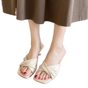 Sandálias Femininas Nuo de Verão Estilo Francês para Exterior, Novas e Simples, com Tira Única, Salto Gatinho e Fecho de Amarrar - Product Image 3