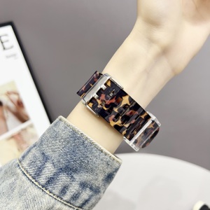 <span class=keywords><strong>Correa</strong></span> de <span class=keywords><strong>Reloj</strong></span> Inteligente de TPU con Estampado de Leopardo para <span class=keywords><strong>iPhone</strong></span> y para Watch 7/8/38-49 mm con Cierre Desplegable - Product Image 6