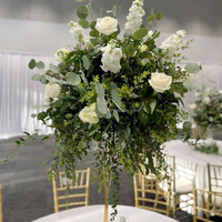 Arrangements floraux de mariage MoKtong : Superbe boule de fleurs blanches en soie de 70 cm avec feuilles de saule pour salle de banquet