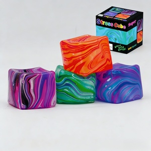 Cubo Antistress Divertente in Maltosio con Effetto Vortice e Miscela di Colori - Product Image 1