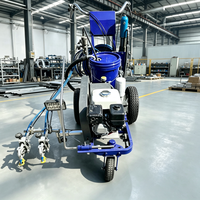 Machine de marquage routier par pulvérisation à froid avec soupape de décompression pour une utilisation sécurisée