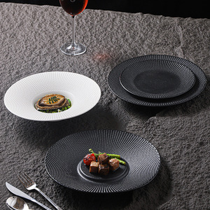<span class=keywords><strong>Assiette</strong></span> de Dîner Ronde Profonde en Céramique Blanche Mate et <span class=keywords><strong>Noire</strong></span>, <span class=keywords><strong>Grande</strong></span>, pour Pâtes et Desserts, Style Chapeau de Paille, pour Hôtels et Restaurants, Vente en Gros - Product Image 1
