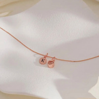 Collier pendentif initial K unique en or audacieux avec projection photo sur chaîne en boîte gravée, bijou étincelant, cadeau pour elle