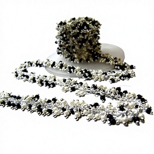 Cadena de Perlas Hechas a Mano con Cuentas Negras Lisas y Suaves, Envueltas en Alambre, con Múltiples Cuentas en Racimo, Cadena Colgante - Product Image 1