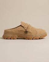 Sepatu Kustom Tren Baru 2027, Grosir, Suede Camel, Dekorasi Liontin Bintang Metal, Gaya Techwear, Sol Tebal, Mules, Clogs, Loafers