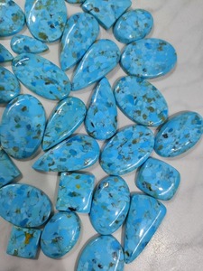 Piedra de Turquesa Natural de Arizona Más Vendida para Trabajos de Lapidaria, Joyería Artesanal y Colecciones de Minerales en Venta - Product Image 5