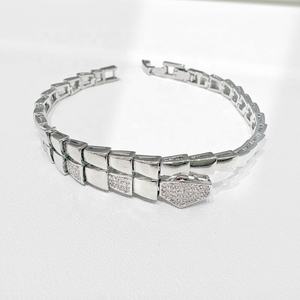 ราคาโรงงาน สร้อยข้อมือเงินแท้ 925 ประดับเพชรซิคอน แบบโซ่เชื่อมต่อ ขายส่ง สร้อยข้อมือหรูหรา ดีไซน์เรียบง่าย สร้อยข้อมือเทนนิสสำหรับผู้หญิง สร้อยข้อมือหนา - Product Image 3