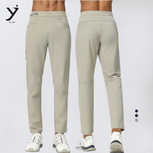 Vente en gros de pantalons pour hommes avec poche zippée pantalons d'athlétisme à jambe droite pour alpinisme pantalons de sport à séchage rapide pour hommes - Product Image 3