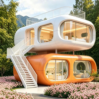 Maison préfabriquée moderne en forme de coquille incurvée, empilable, style capsule spatiale, entièrement meublée, maison intelligente de petite taille pour Airbnb, complexe hôtelier, camping